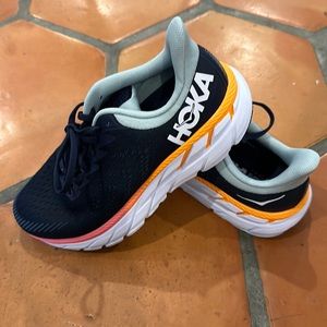 Women’s Clifton 7 Wide